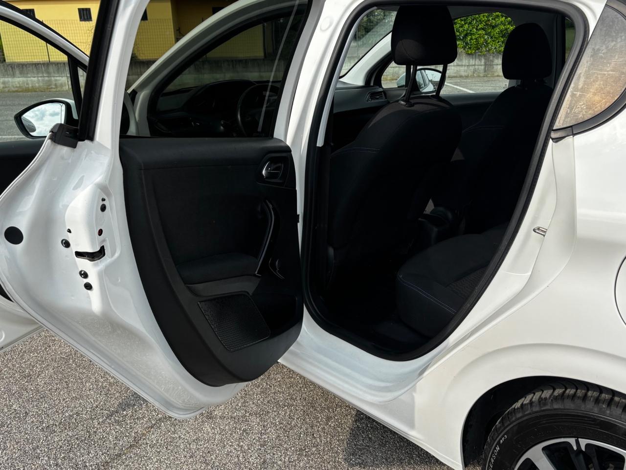 Peugeot 208 PureTech 82 Stop&Start 5 porte Signature