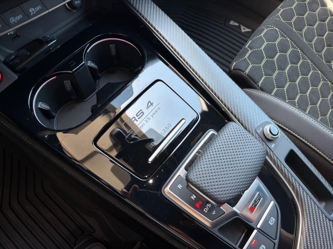 Audi RS4 Avant RS4 2.9 tfsi 25 years quattro 470cv tiptronic