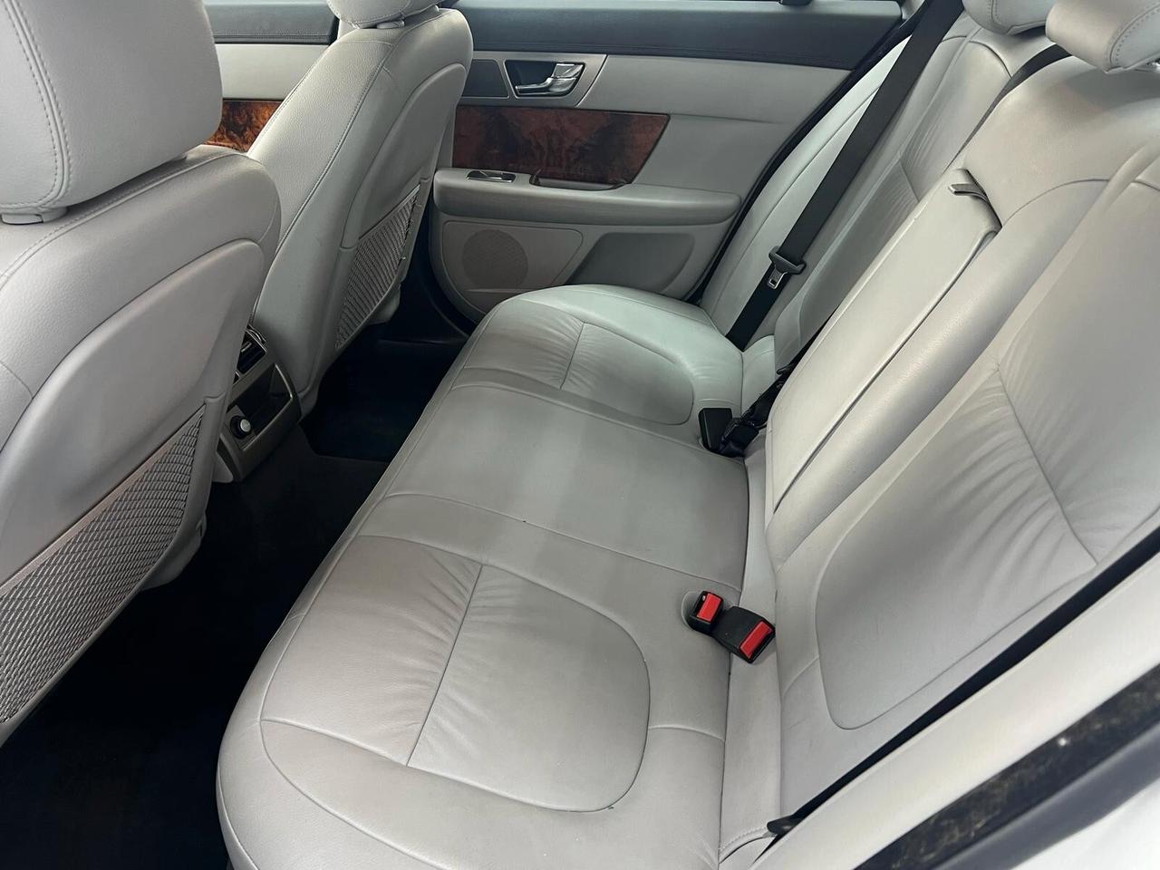 Jaguar XF 3.0 D V6 241CV 5p. - Diesel