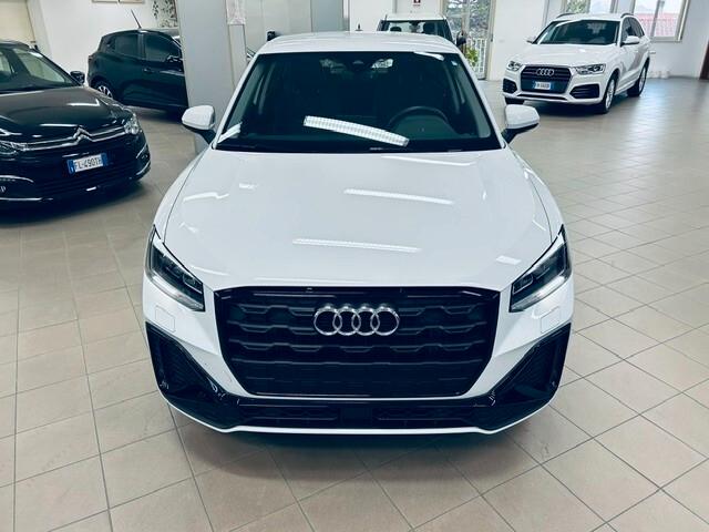 Audi Q2 35 TDI S tronic Identity Black