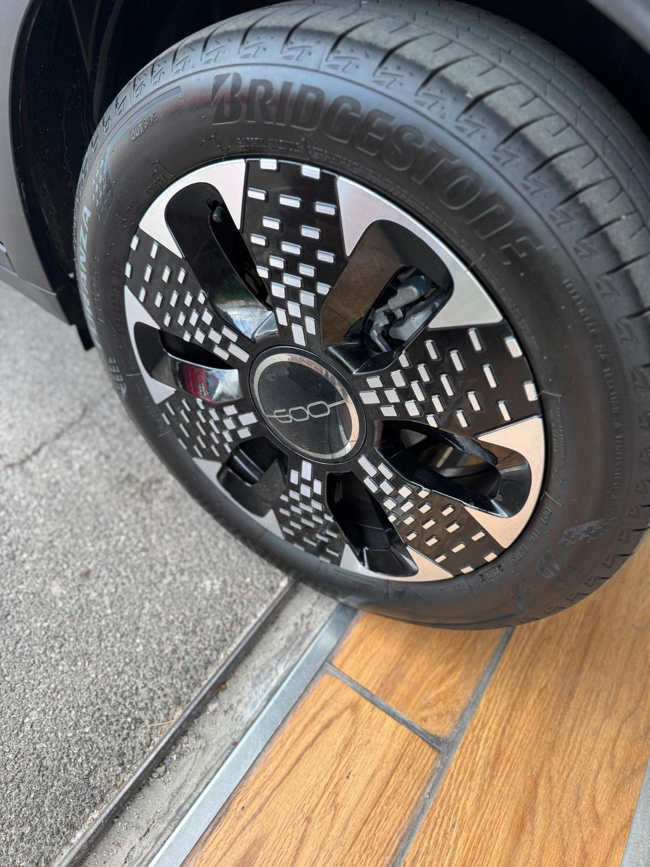 Fiat 600 Hybrid 110 CV DCT MHEV La Prima