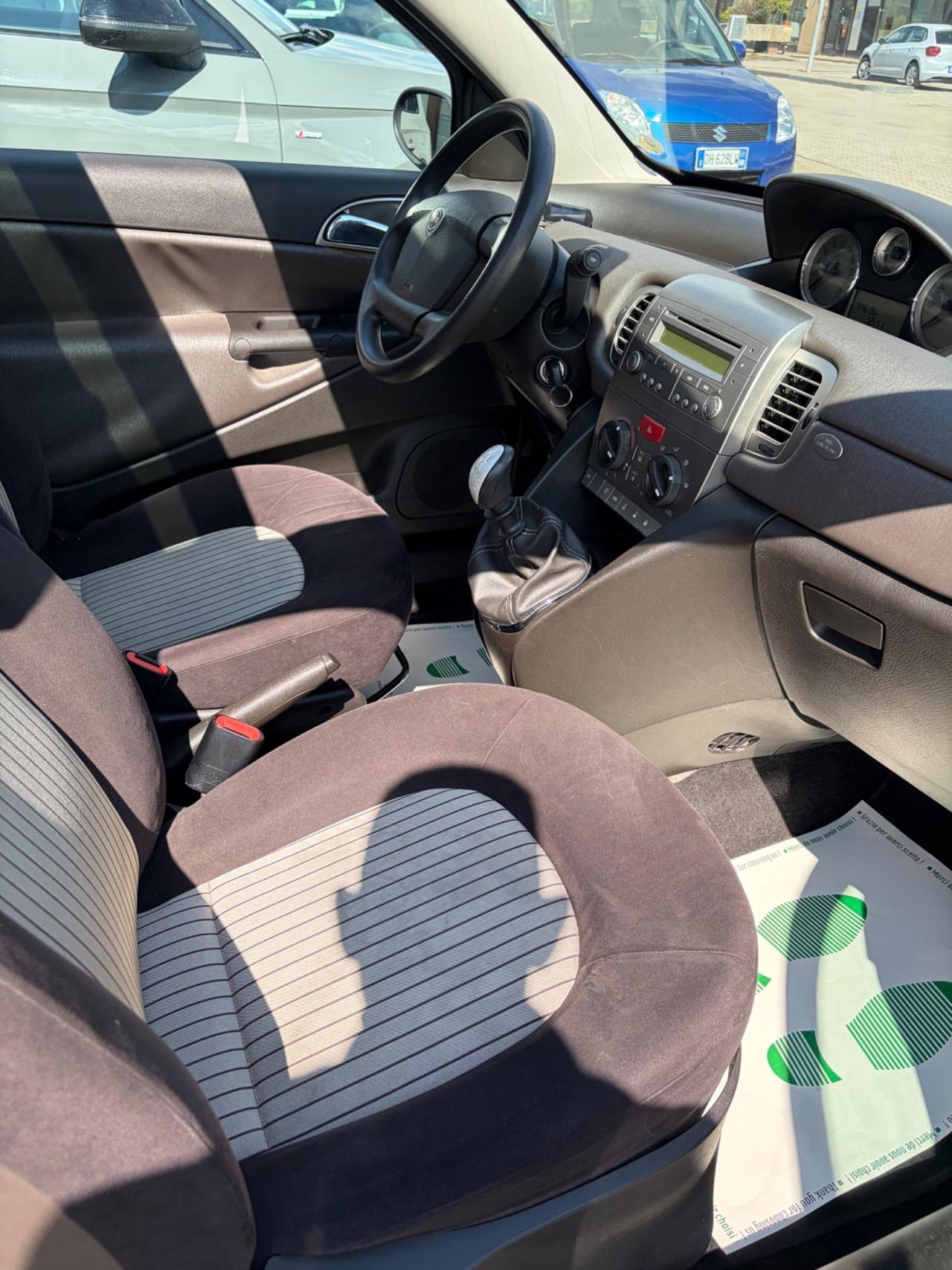 Lancia Ypsilon 1.2 Argento