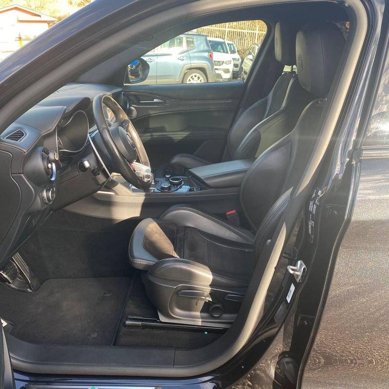 Alfa Romeo Stelvio 2.9 Bi-Turbo V6 510 CV AT8 Quadrifoglio