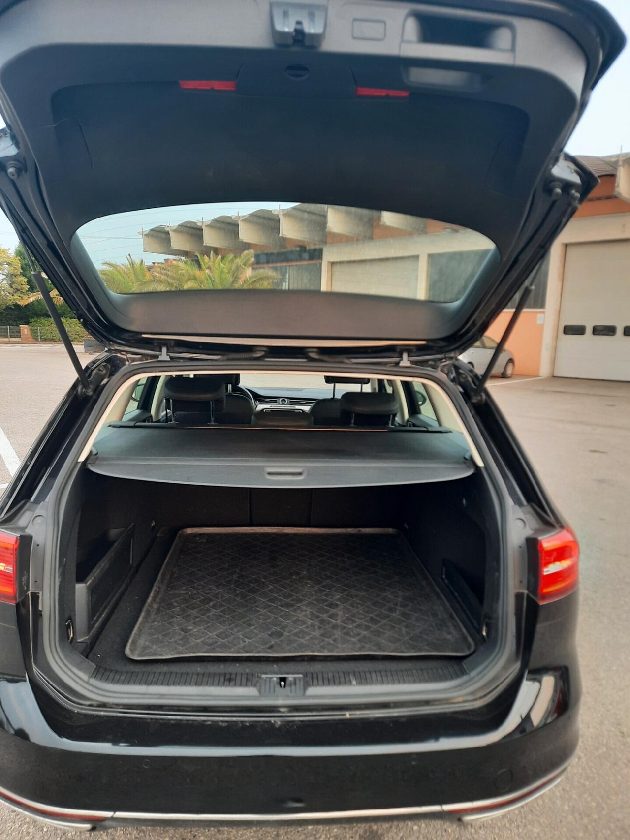 Volkswagen Passat Variant 2.0 BiTDI 4MOT. DSG Highline BlueMotion Tech.