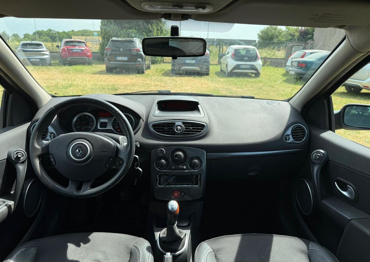 Renault Clio 1.2 1 5 porte Le Iene