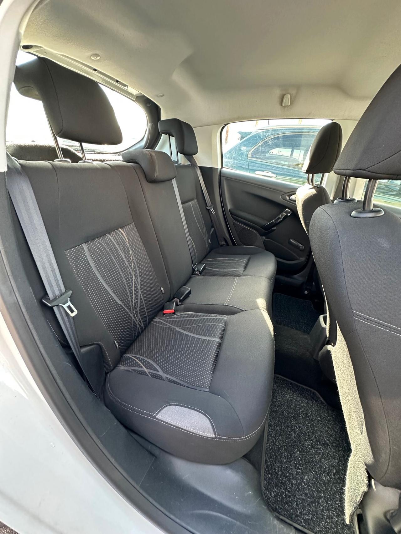 PEUGEOT 208 1.4 HDI DIESEL 2015 OK NEOPATENTATI