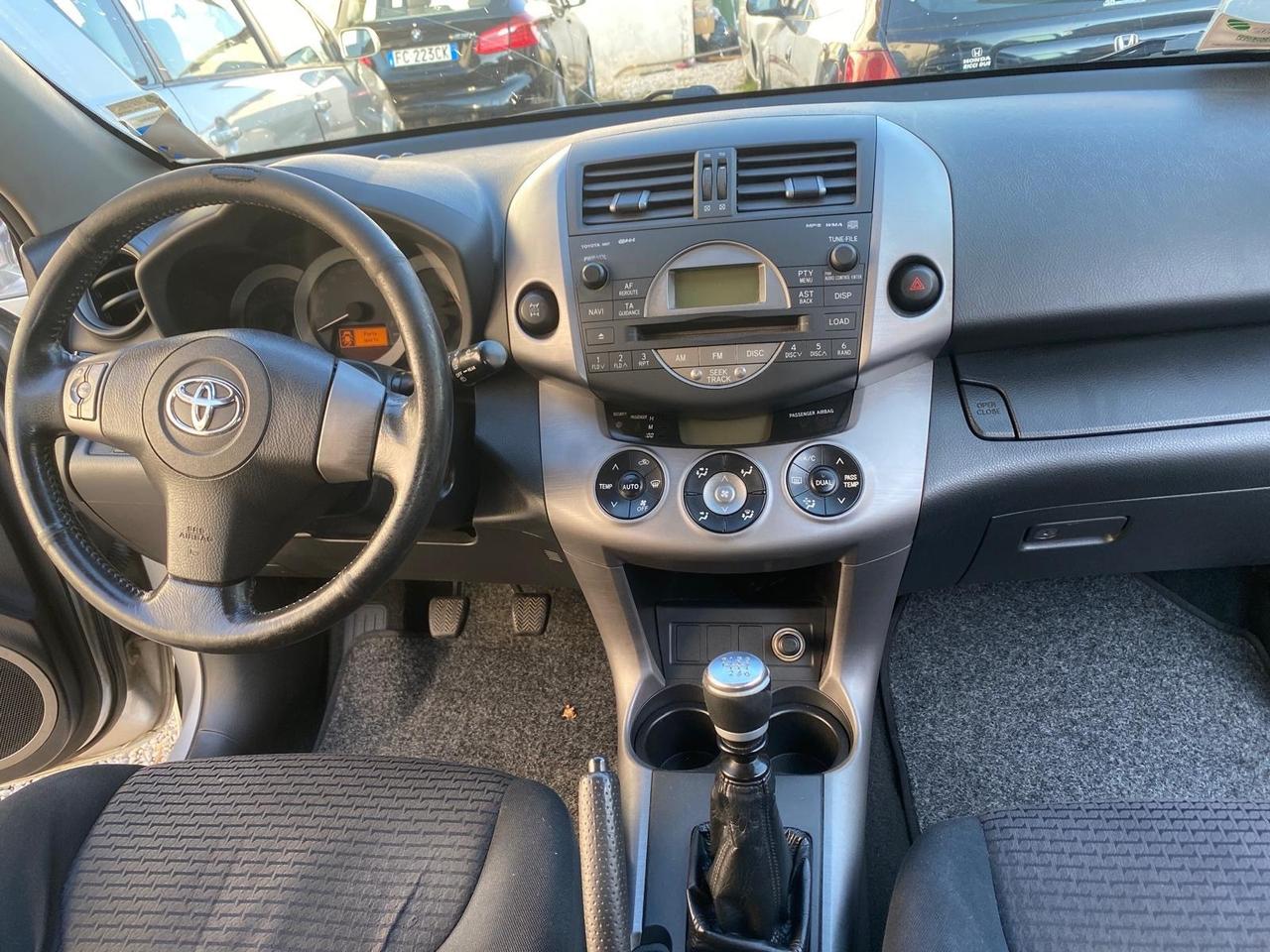 Toyota RAV 4 RAV4 Crossover 2.2 D-4D 136 CV Sol