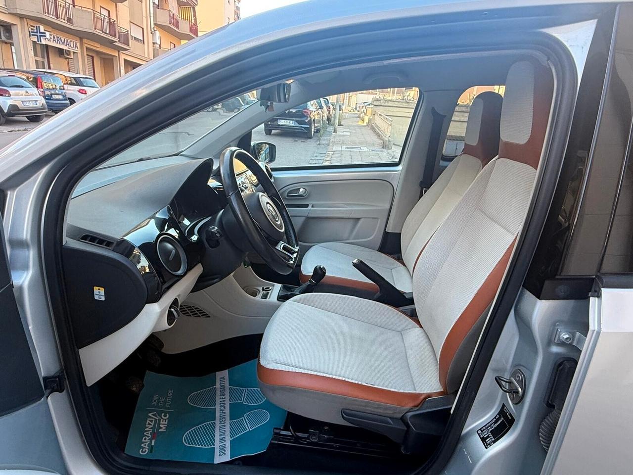 Volkswagen up! 1.0 75 CV 5p. move