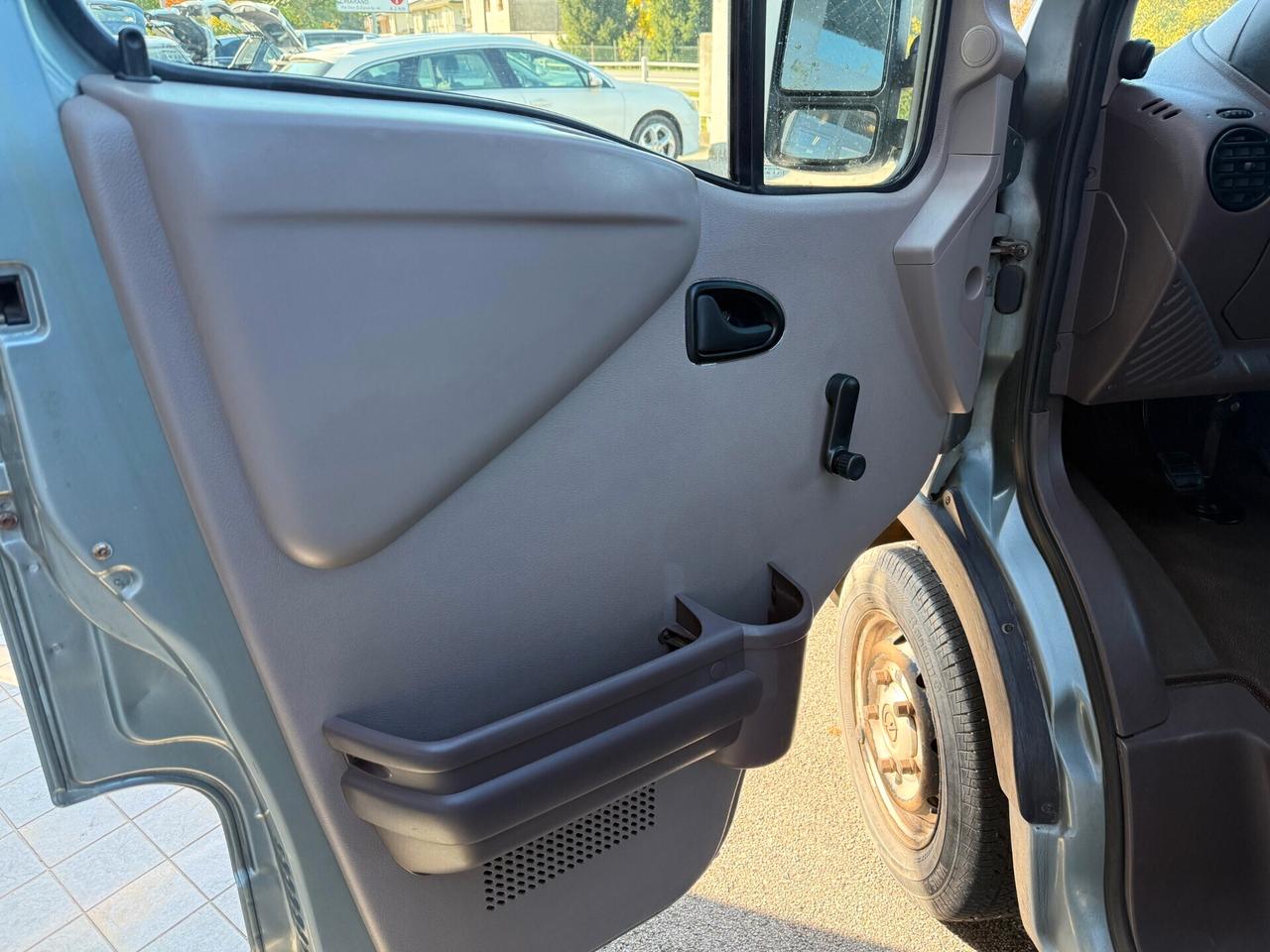 Opel Movano 9 posti 2.8 Diesel Neopatentati