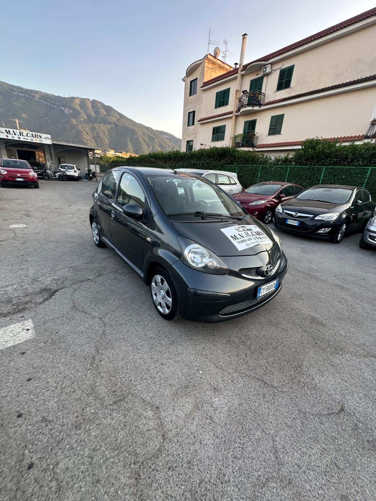 Toyota Aygo 1.0 12V VVT-i 5 porte Sol