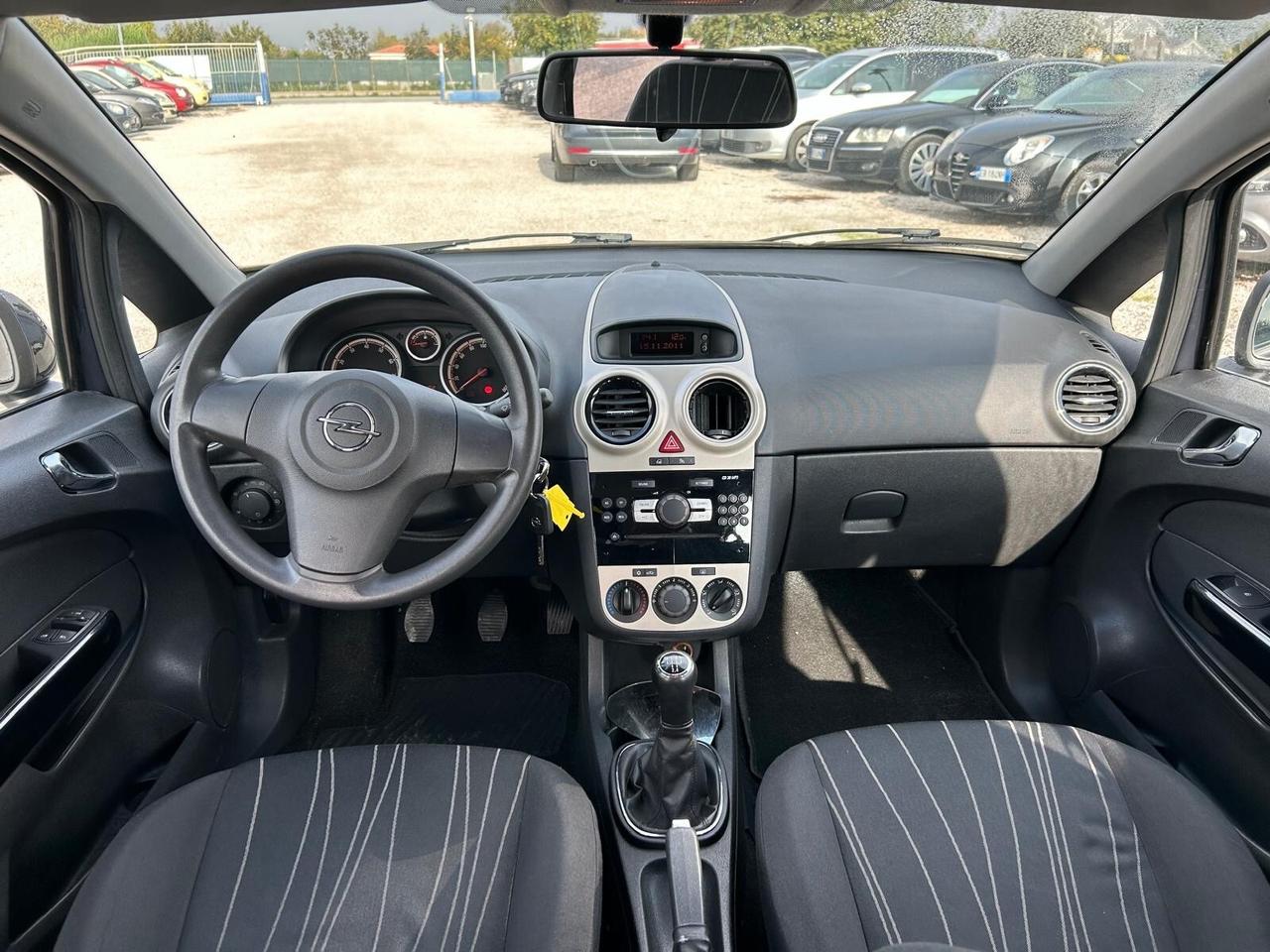 Opel Corsa 1.2 5 porte Enjoy GPL NEOPATENTATI