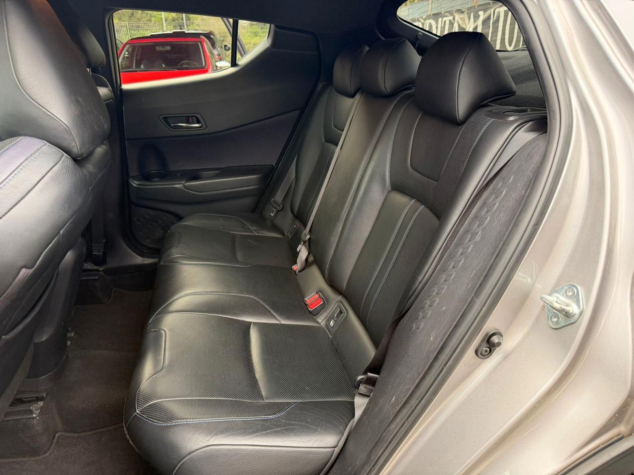 Toyota C-HR 1.8 Hybrid E-CVT Lounge