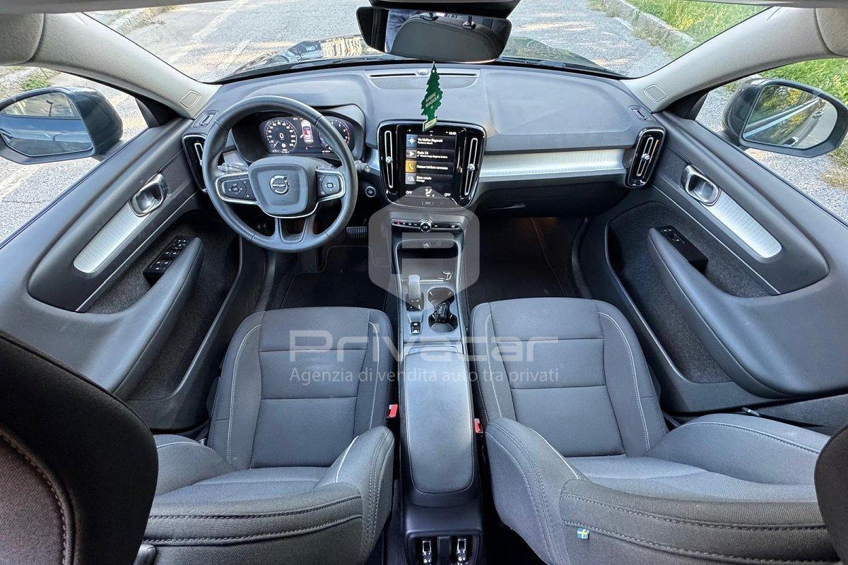 VOLVO XC40 T2 Geartronic Momentum Pro