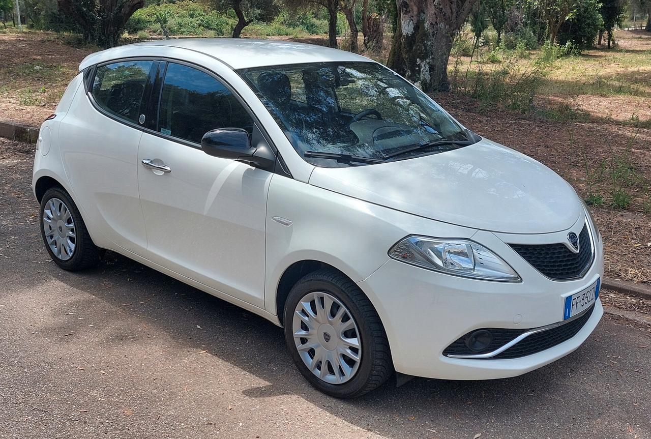 Lancia Ypsilon 1.2 69 CV 5 porte GPL Ecochic Gold