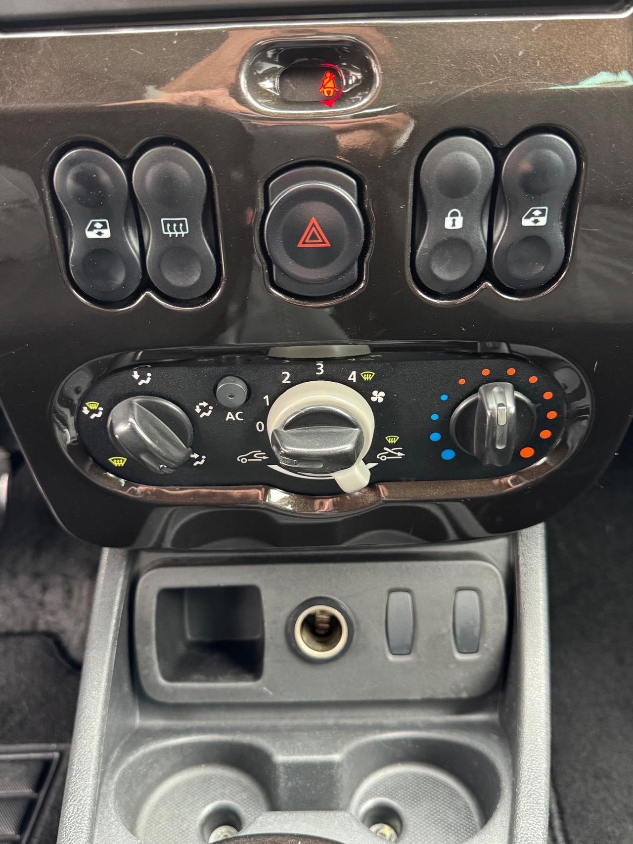 Dacia Duster 1.5 dCi POCHI KM/BLOCK SISTEM