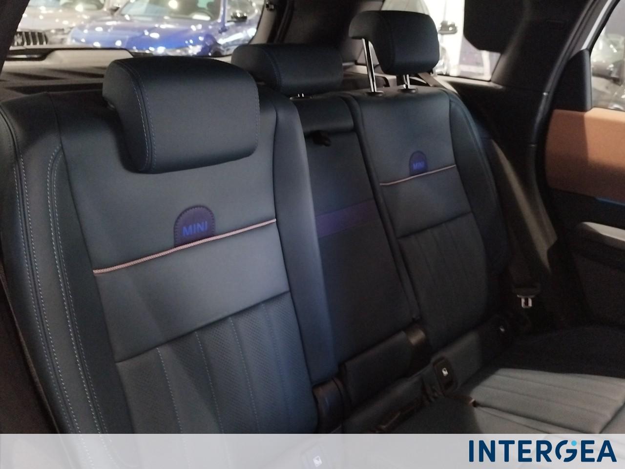 MINI Mini Countryman 2.0 48V D Favoured auto