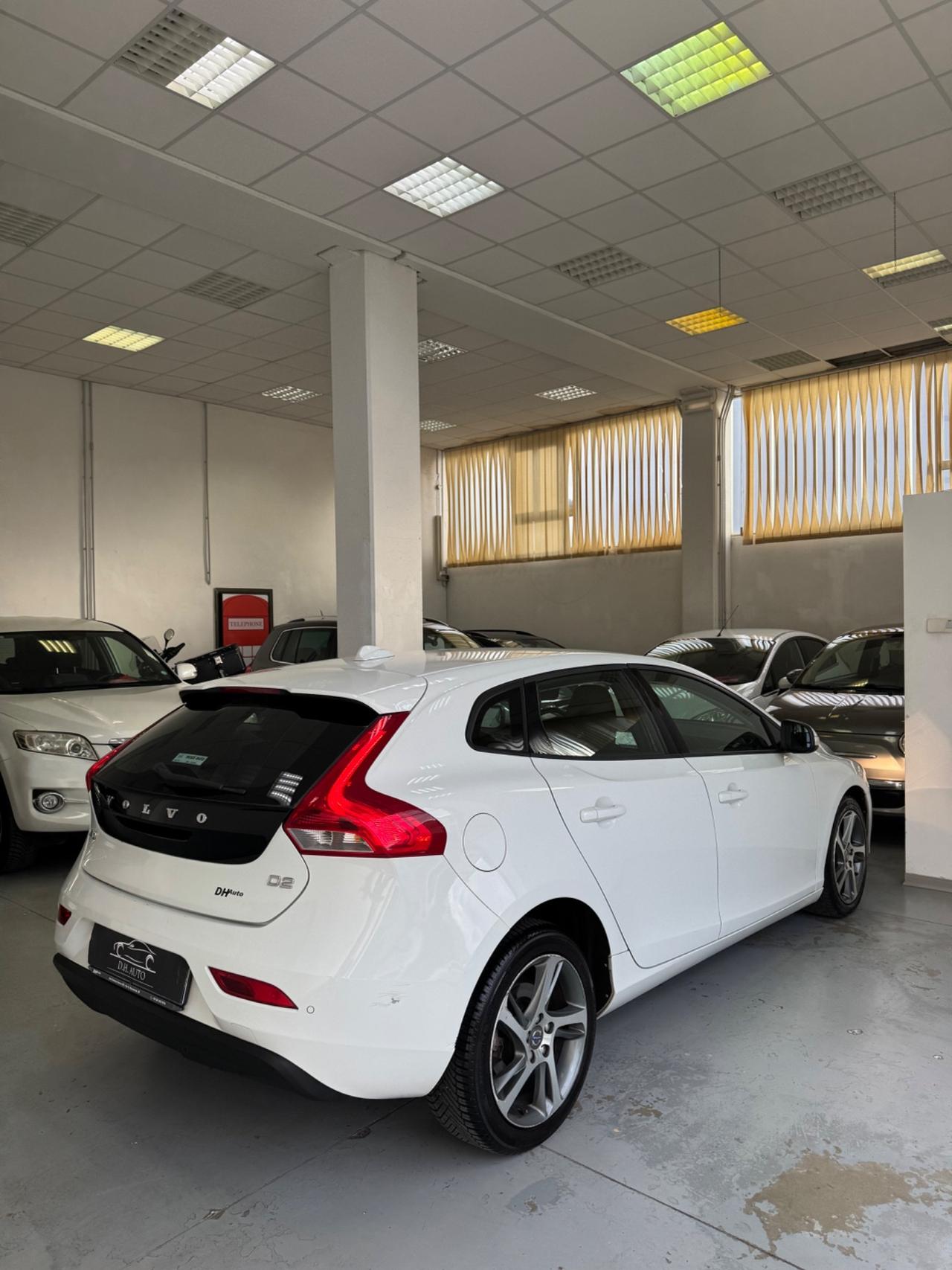 Volvo V40 D2 R-design Momentum