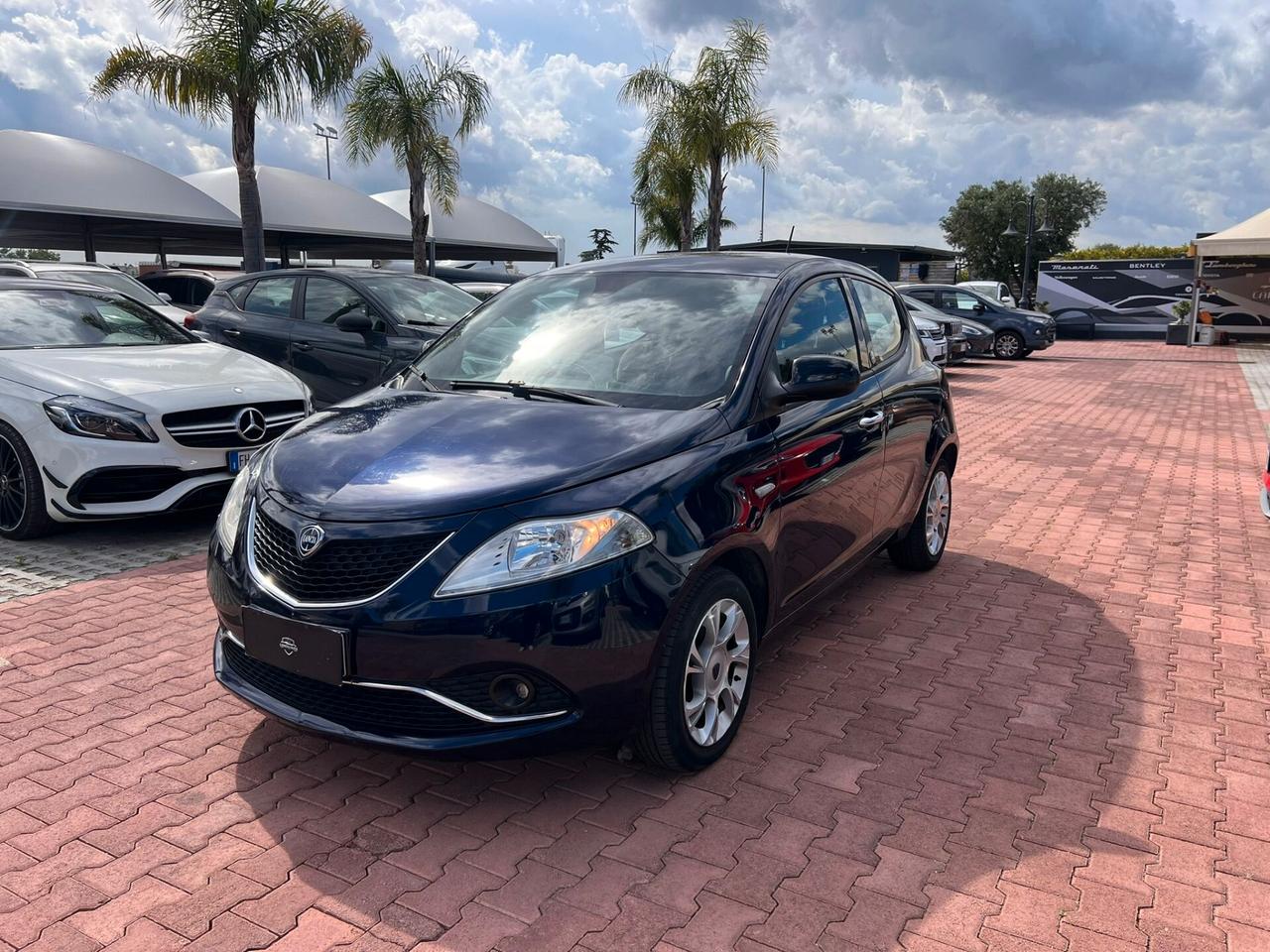 Lancia Ypsilon 1.2 69 CV 5 porte Platinum