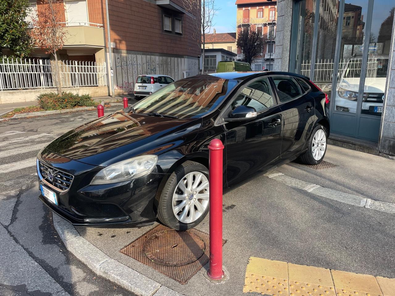 Volvo V40 2.0 D2 120cv MOMENTUM/GARANZIA 12 MESI