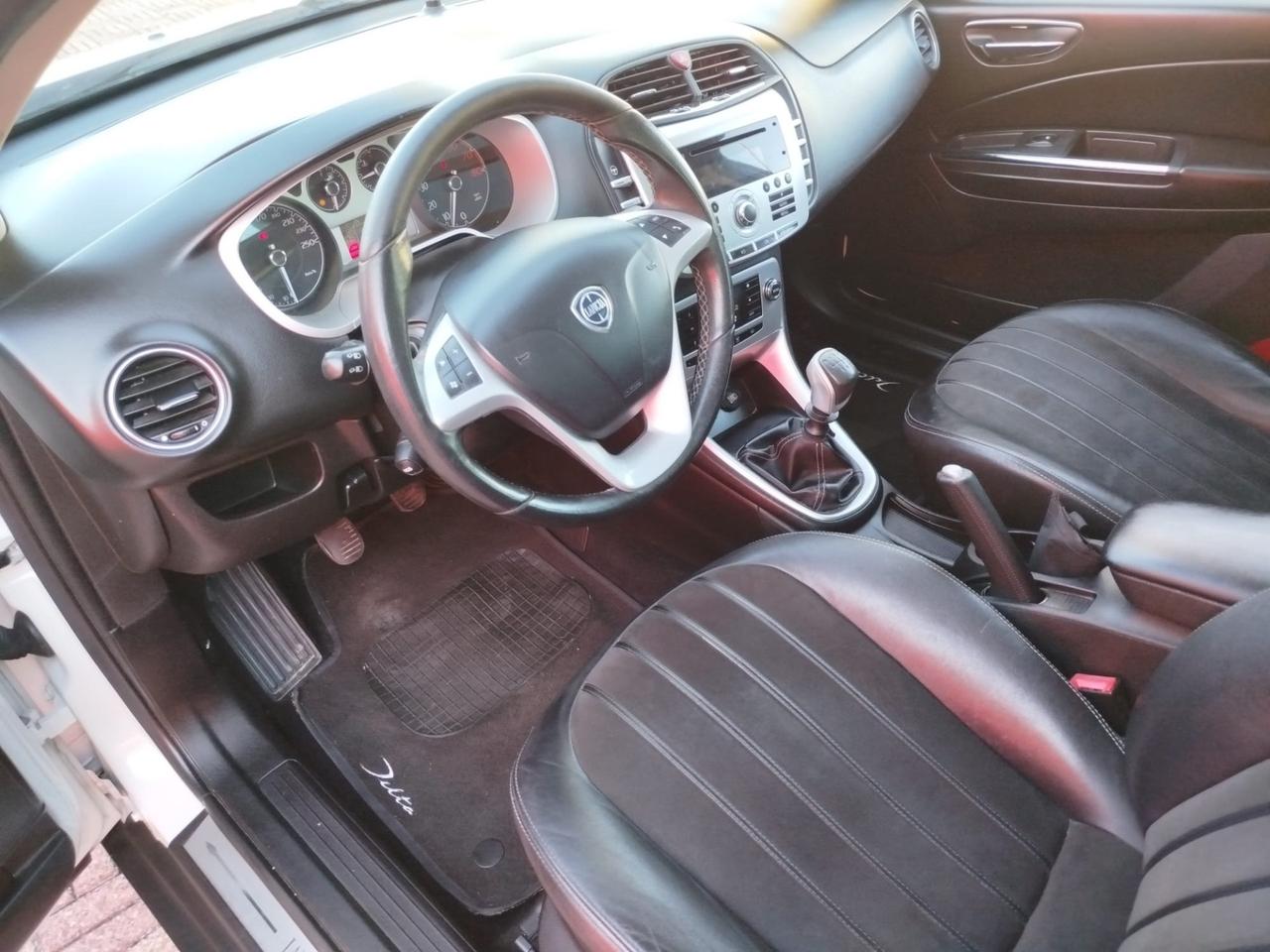 Lancia Delta 1.4 T-Jet 120 CV Silver Ecochic GPL