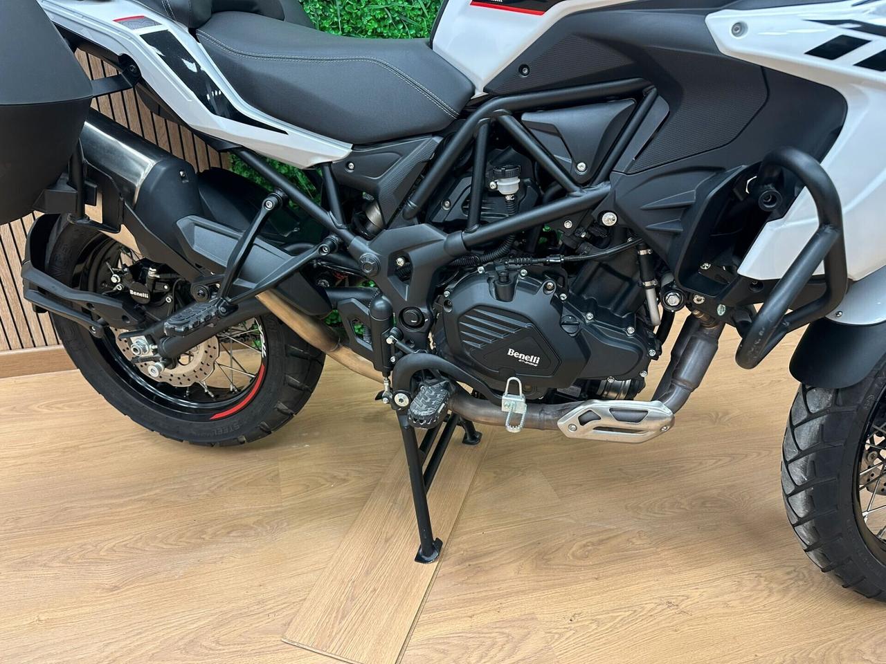 BENELLI TRK 502 X TRK502X + SET 3 VALIGE 2024