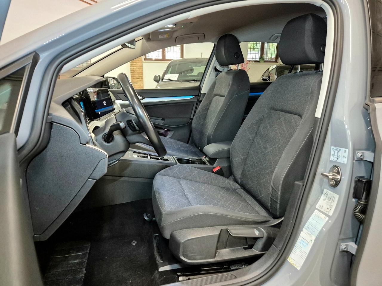 Volkswagen Golf 1.0 eTSI EVO DSG Life ** ibrida