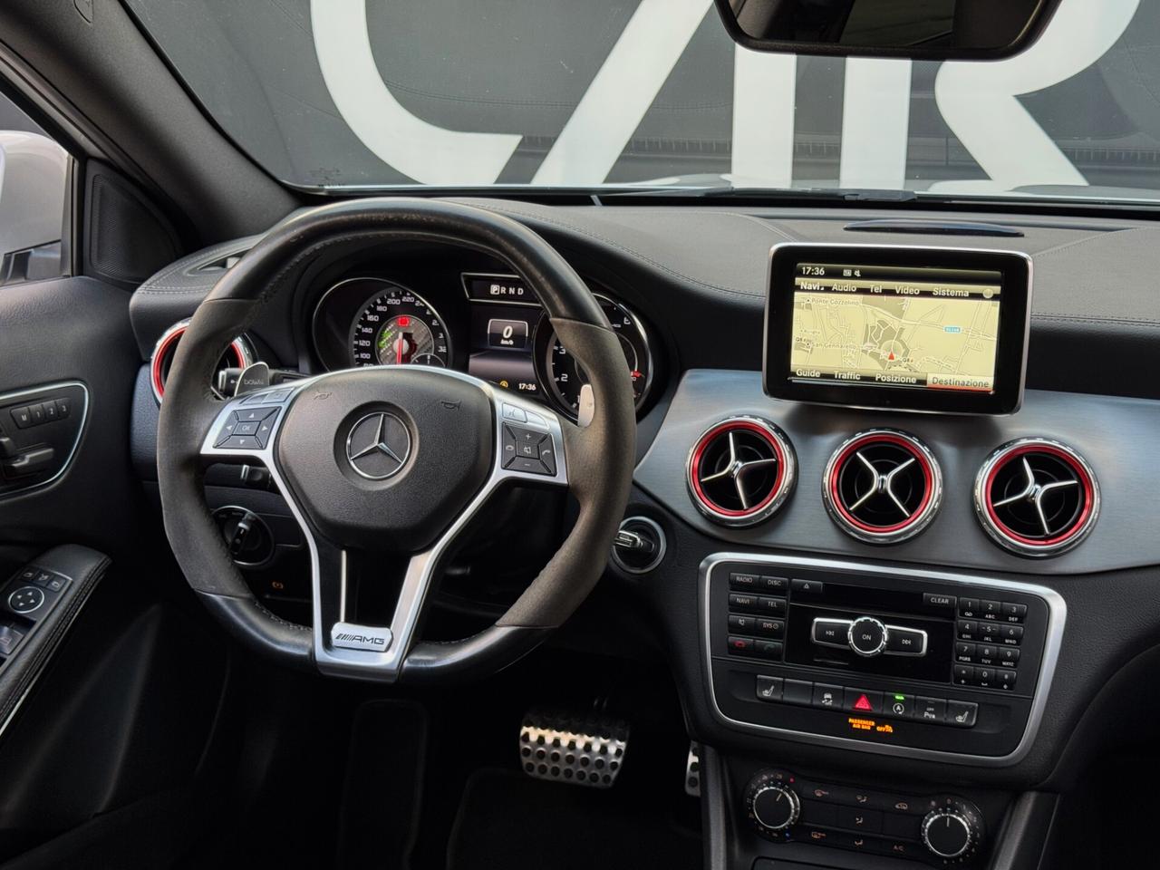 Mercedes-Benz GLA 45 AMG 4 MATIC 360CV CAM