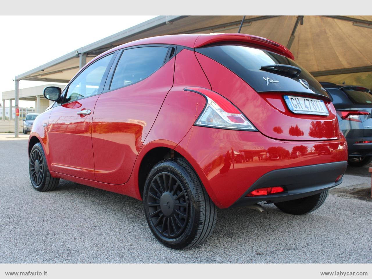 LANCIA Ypsilon 1.0 FireFly 5pS&S Hyb. Eco Silv. 24.500 KM