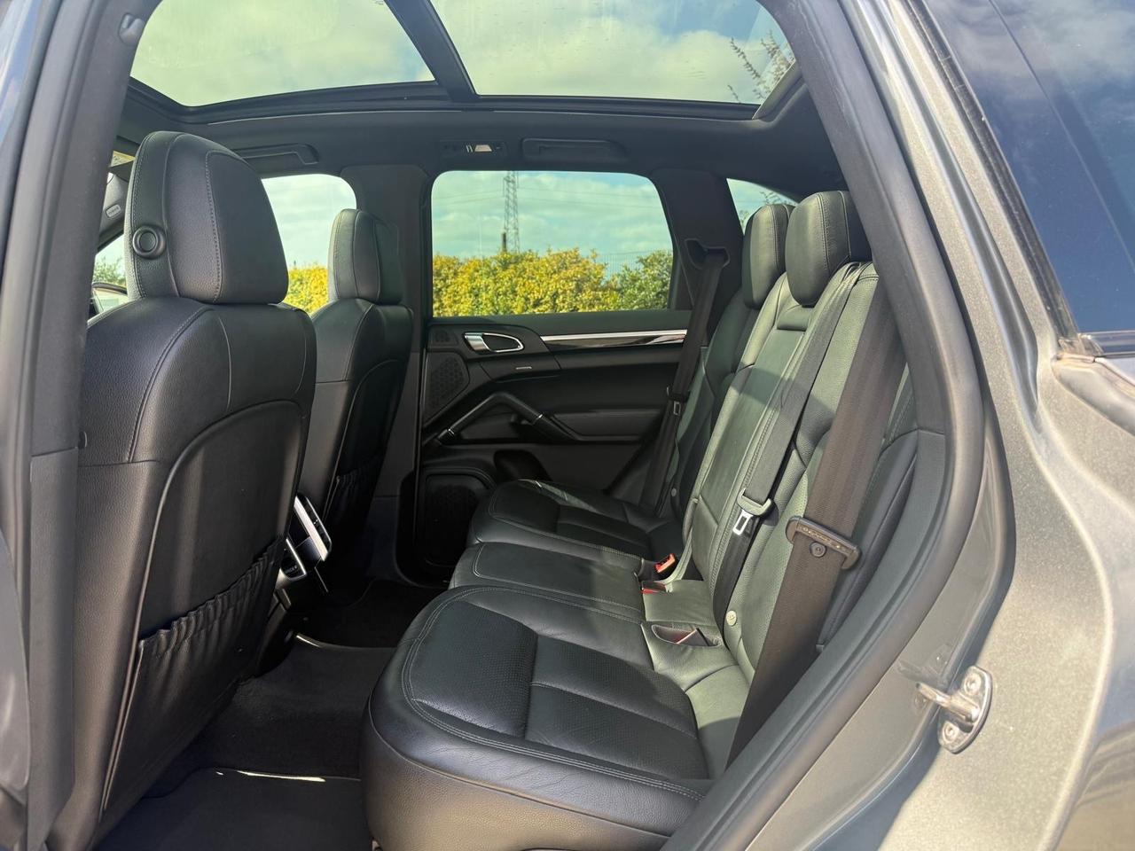 Porsche Cayenne Restilyng Tetto Fari Led