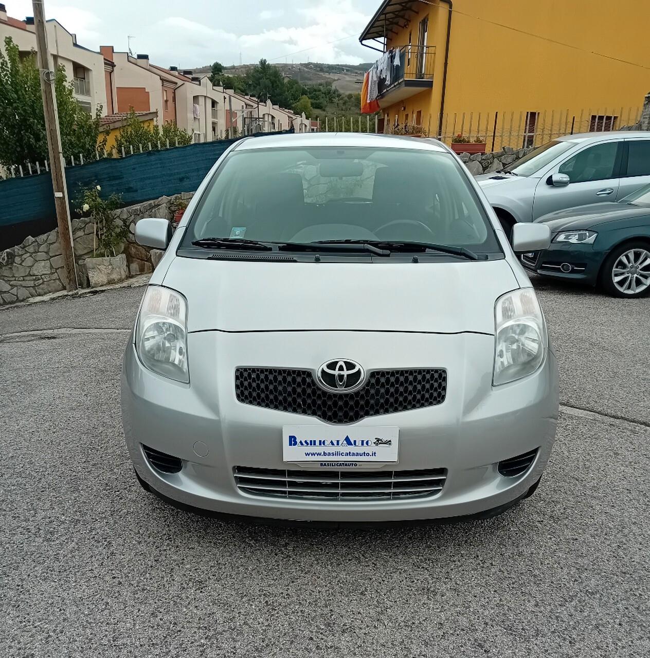 Toyota Yaris 1.0 3 porte Sol