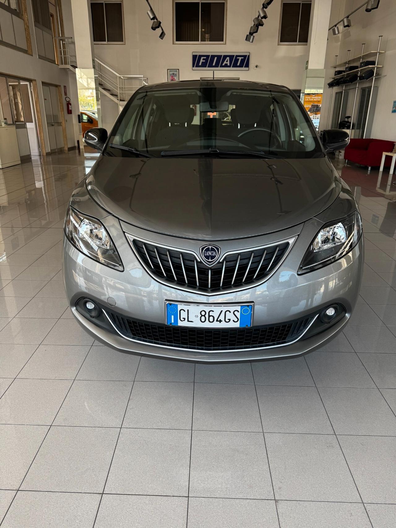 LANCIA YPSILON GOLD HYBRID -