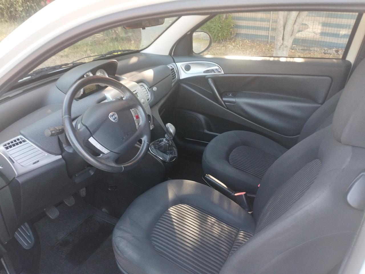 Lancia Ypsilon 1.2 69 CV Diva