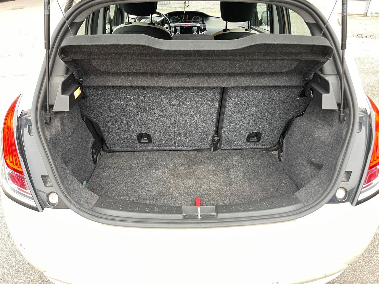 Lancia Ypsilon Opening Edition 1.2 #7630