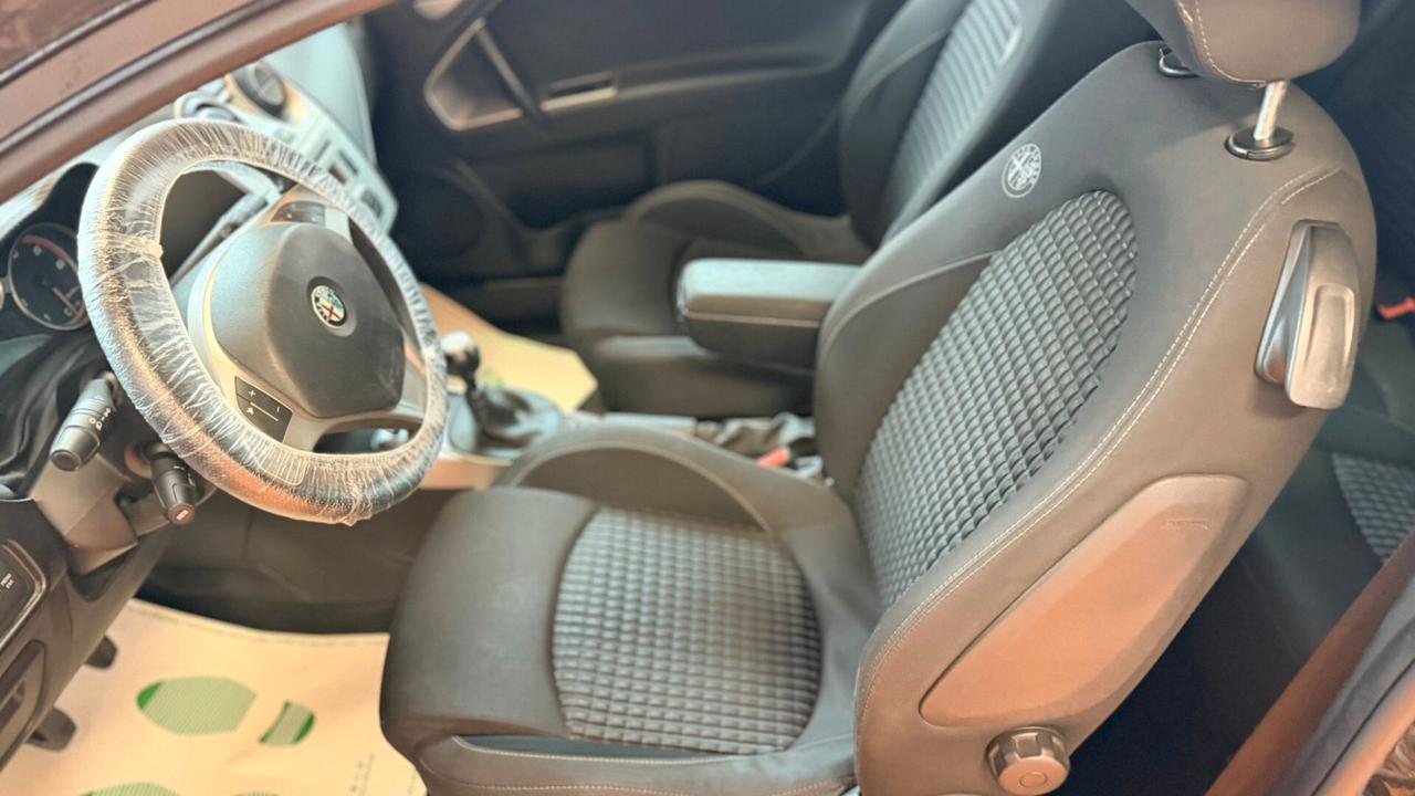 Alfa Romeo MiTo 1.3 JTDm-2 95 CV S&S Distinctive