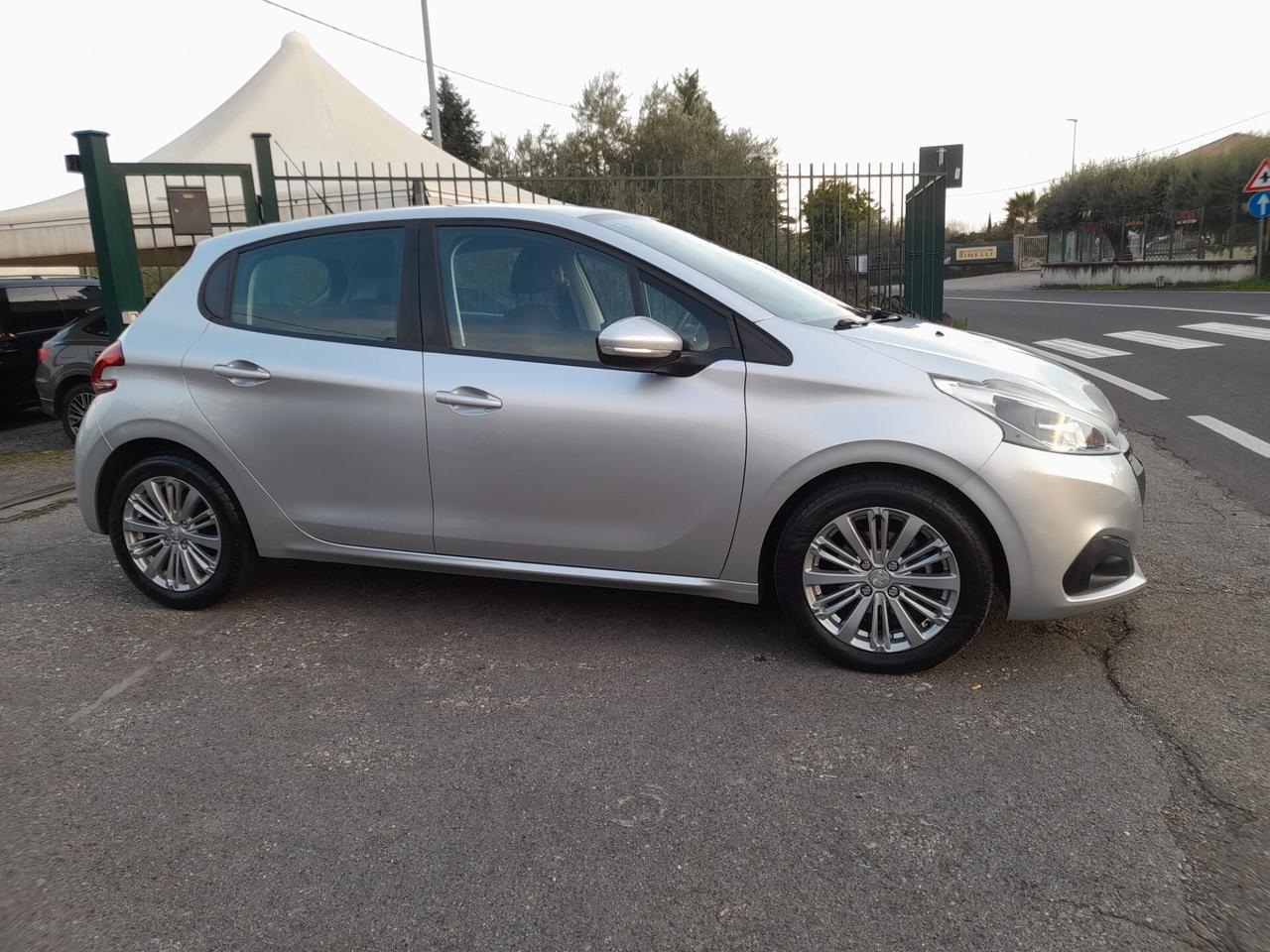 Peugeot 208 -1.6 BlueHDi 75 5 porte Allure