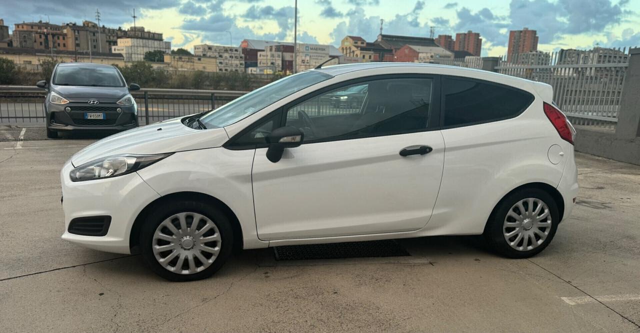 Ford Fiesta 1.5 TDCi 75CV 3P. 2015 AUTOCARRO