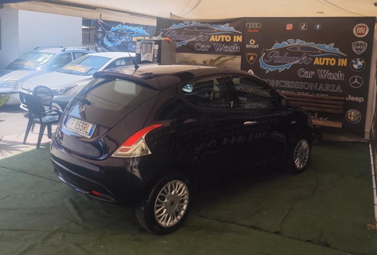 Lancia Ypsilon 1.2 69 CV 5 porte Platinum
