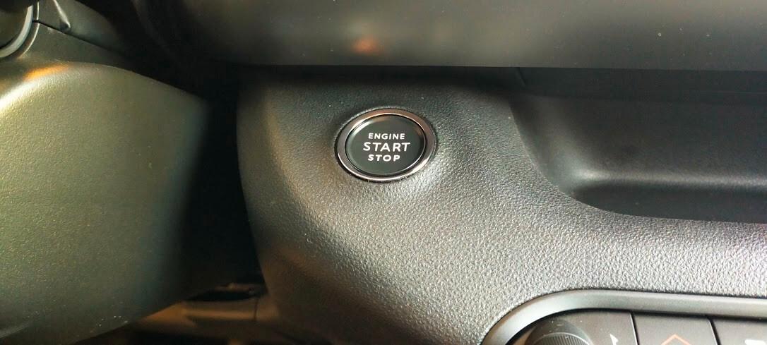 Jeep Avenger 1.2 Turbo 100 CV MHEV Summit km0