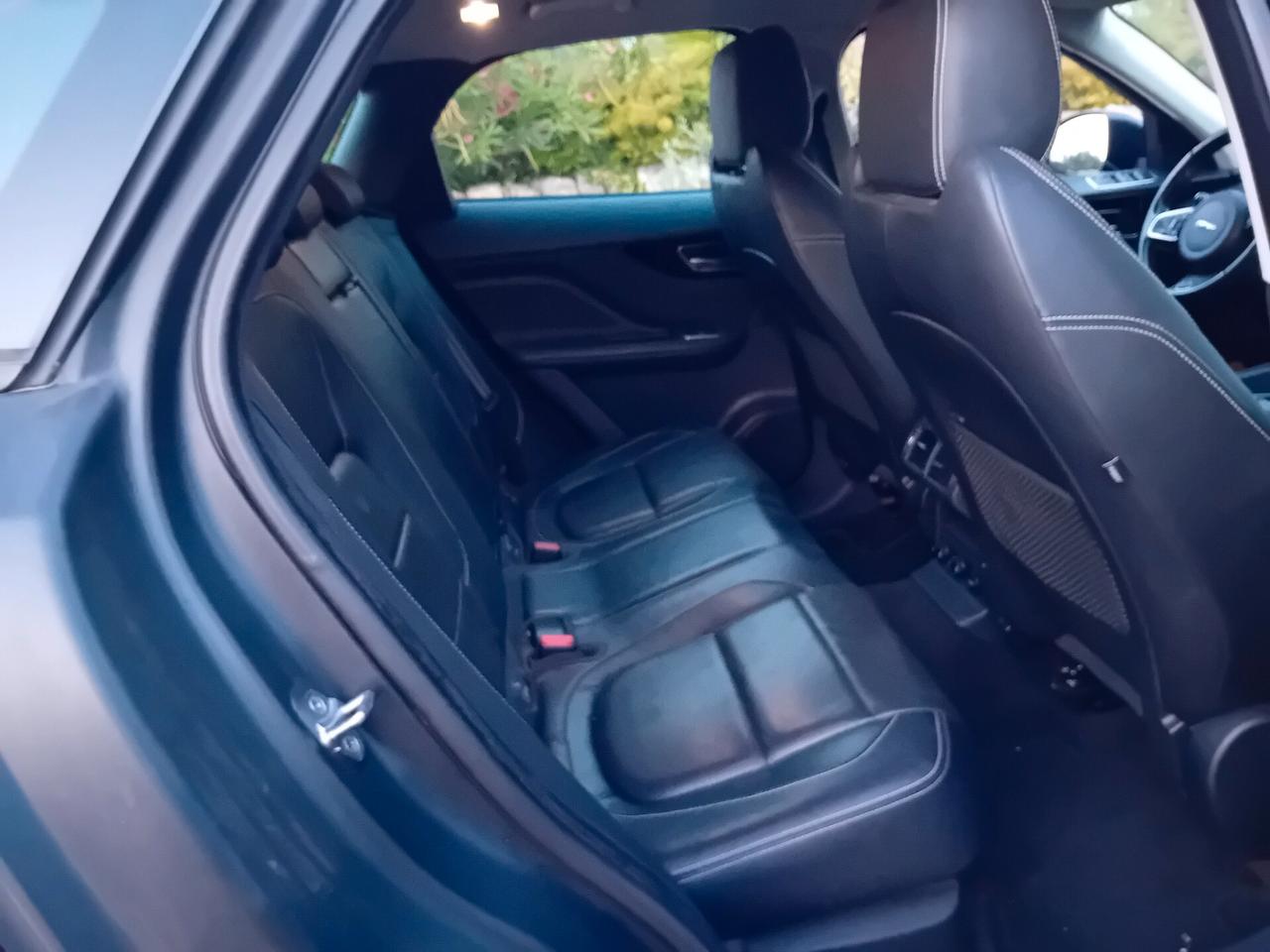 Jaguar F-Pace 2.0 D 180 CV AWD aut. R-Sport