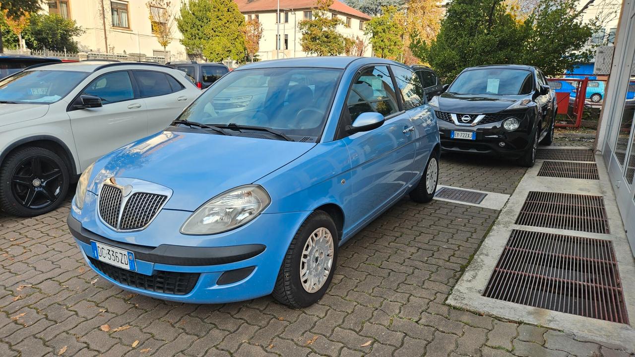 Lancia Ypsilon 1.2 8v CLIMA - NEOPATENTATI