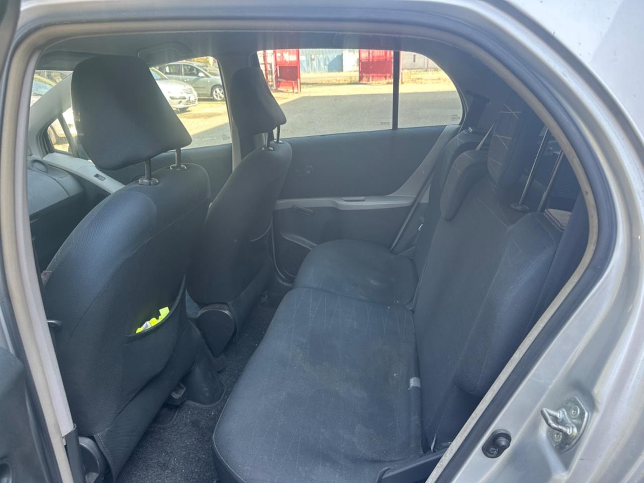 Toyota Yaris 1.0 5 porte
