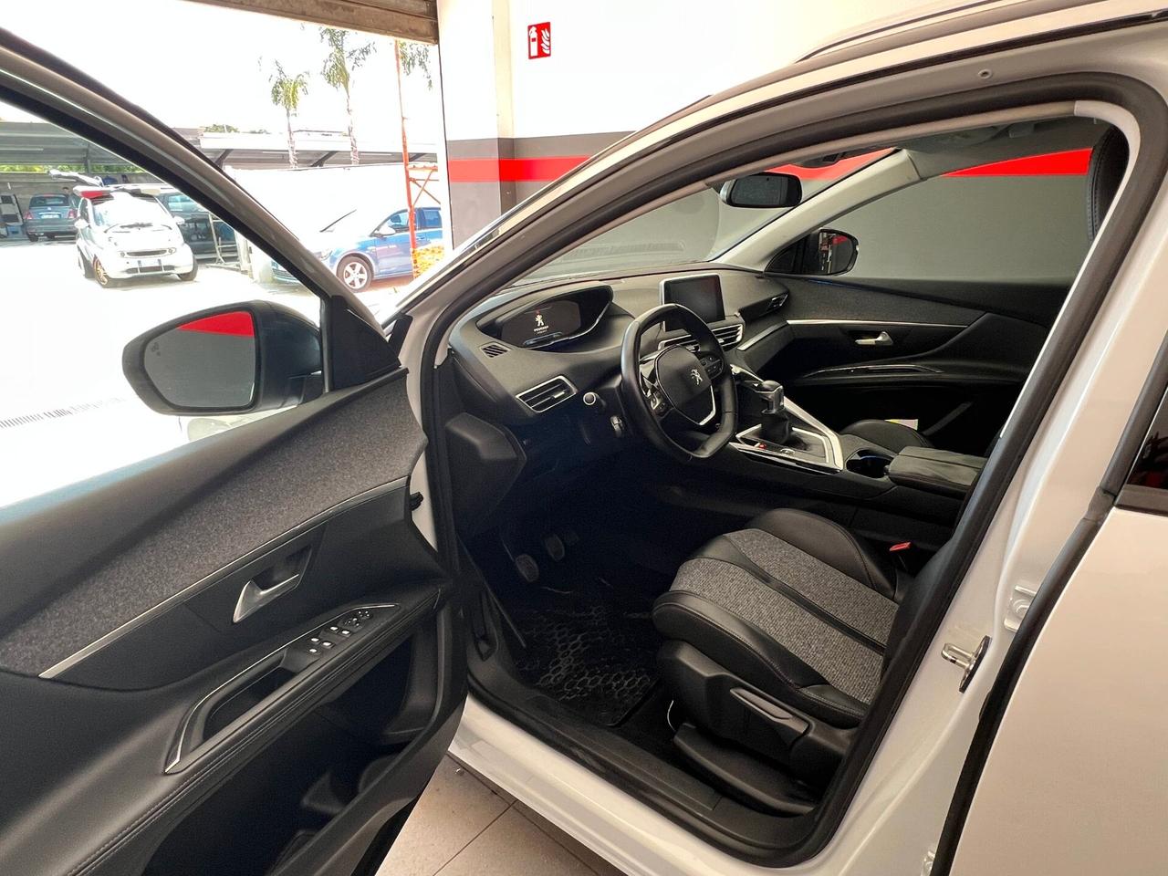 Peugeot 5008 BlueHDi 120 S&S Allure