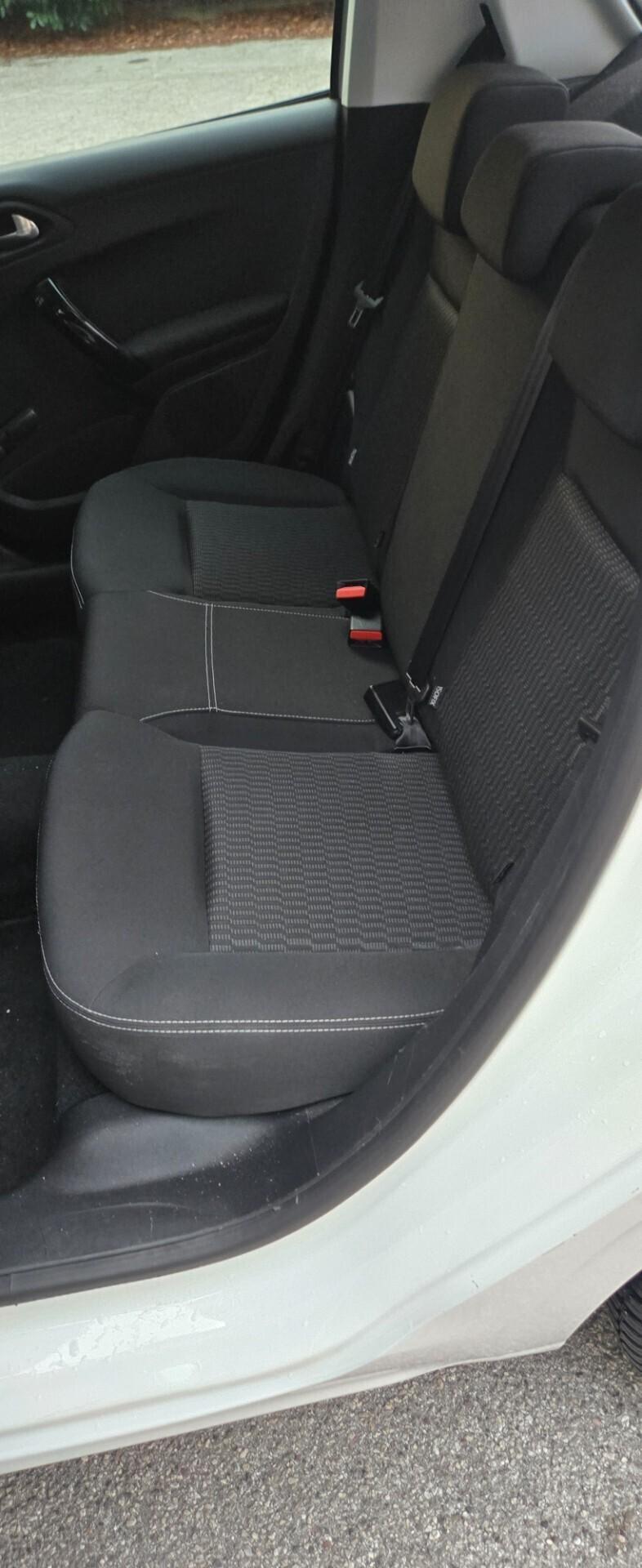 Peugeot 208 PureTech 82 5p. GPL Active
