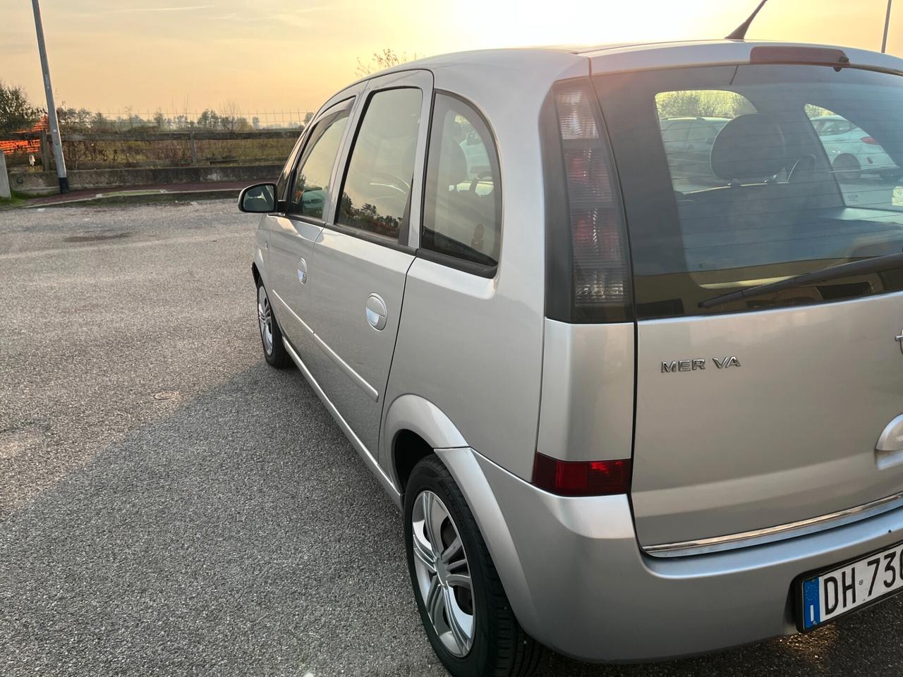 Opel Meriva 1.4 16V Cosmo SOLI 99,400 KM ADATTA AI NEOPATENTATI