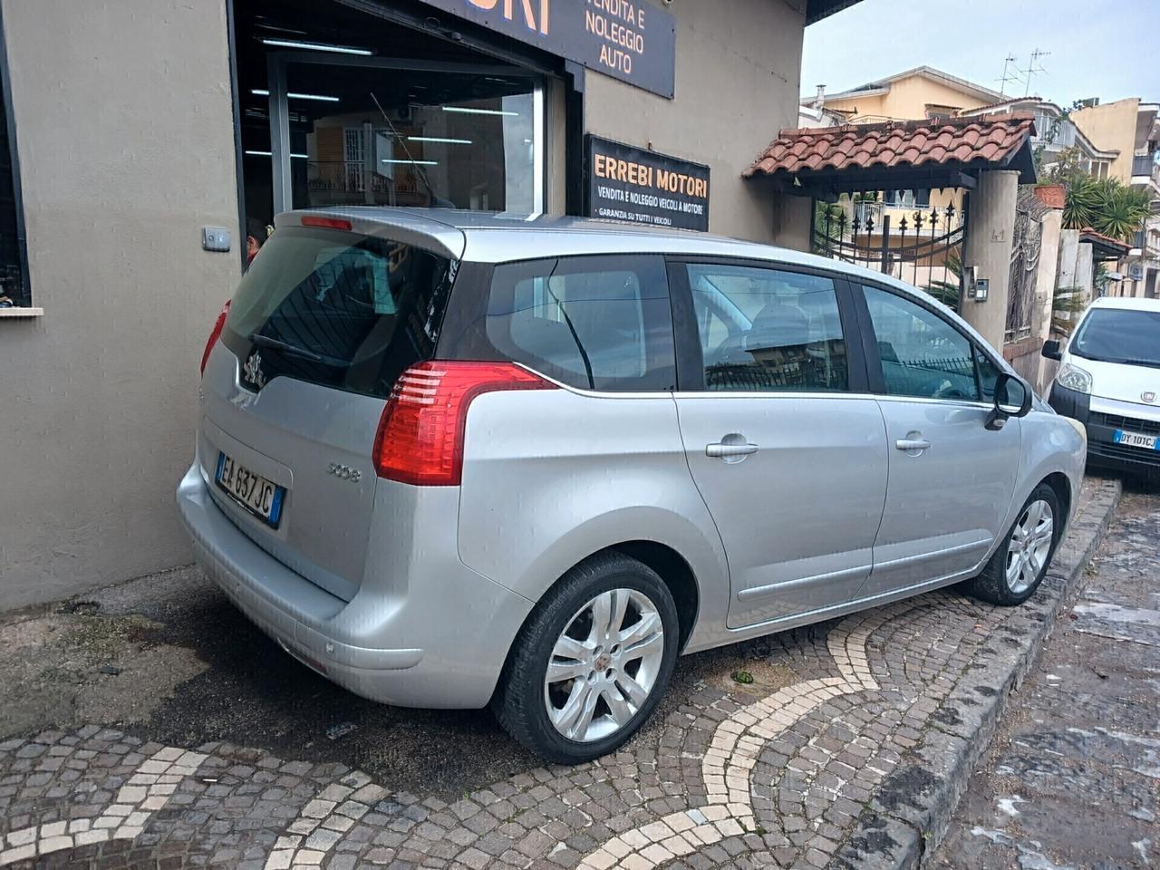Peugeot 5008 1.6 HDi 7 POSTI