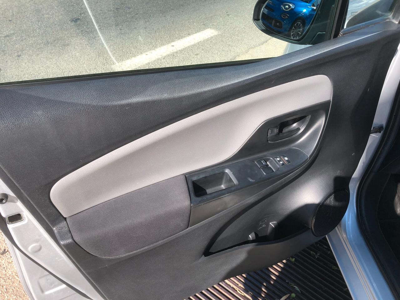 Toyota Yaris 1.5 Hybrid 5 porte Cool