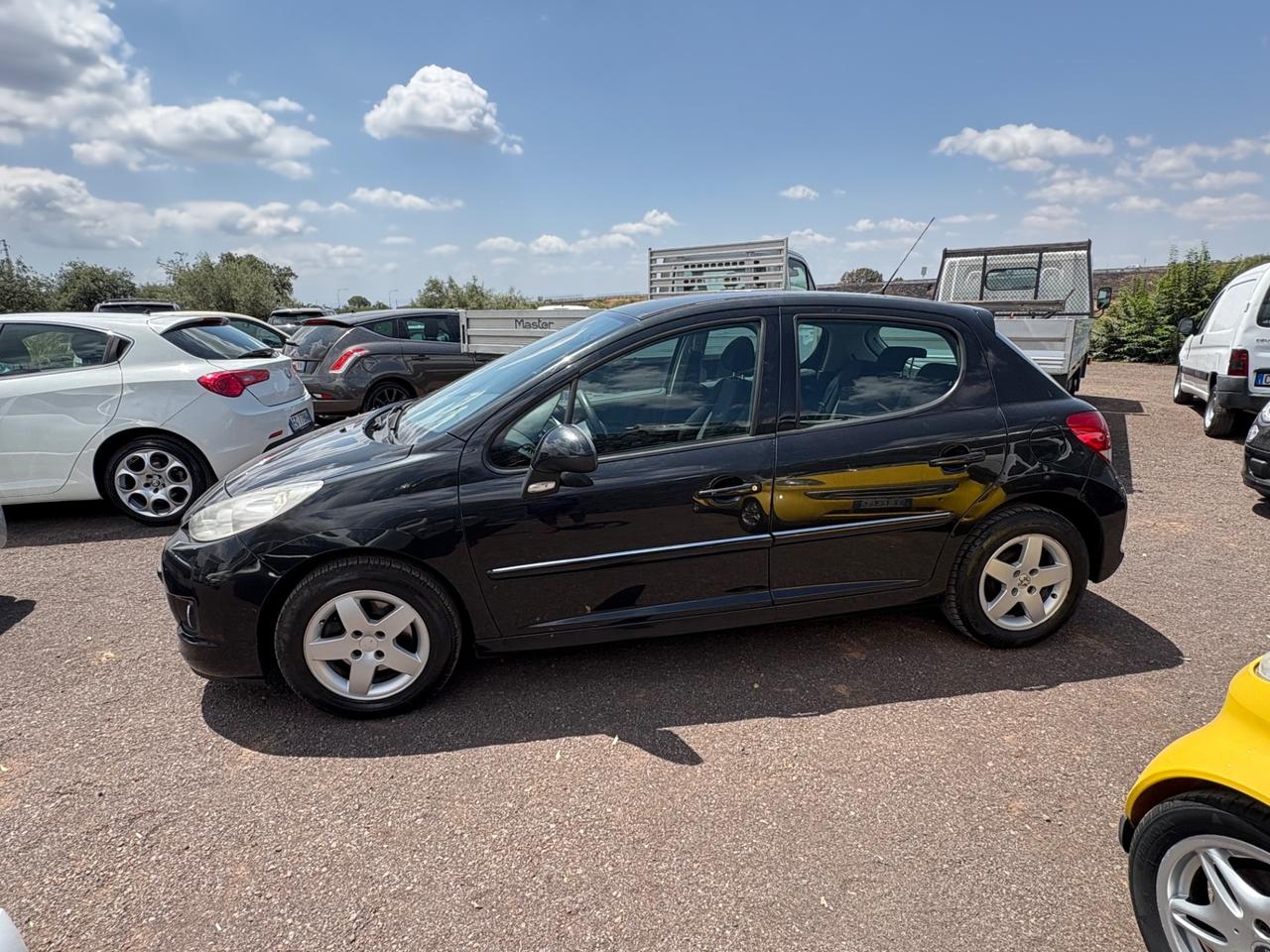 Peugeot 207 1.4 8V 75CV 5p. X Line