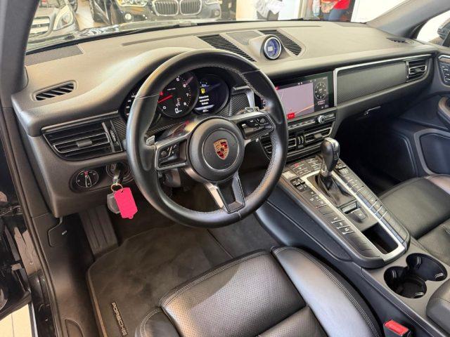 PORSCHE Macan 2.0 //TOTAL BLACK//21//