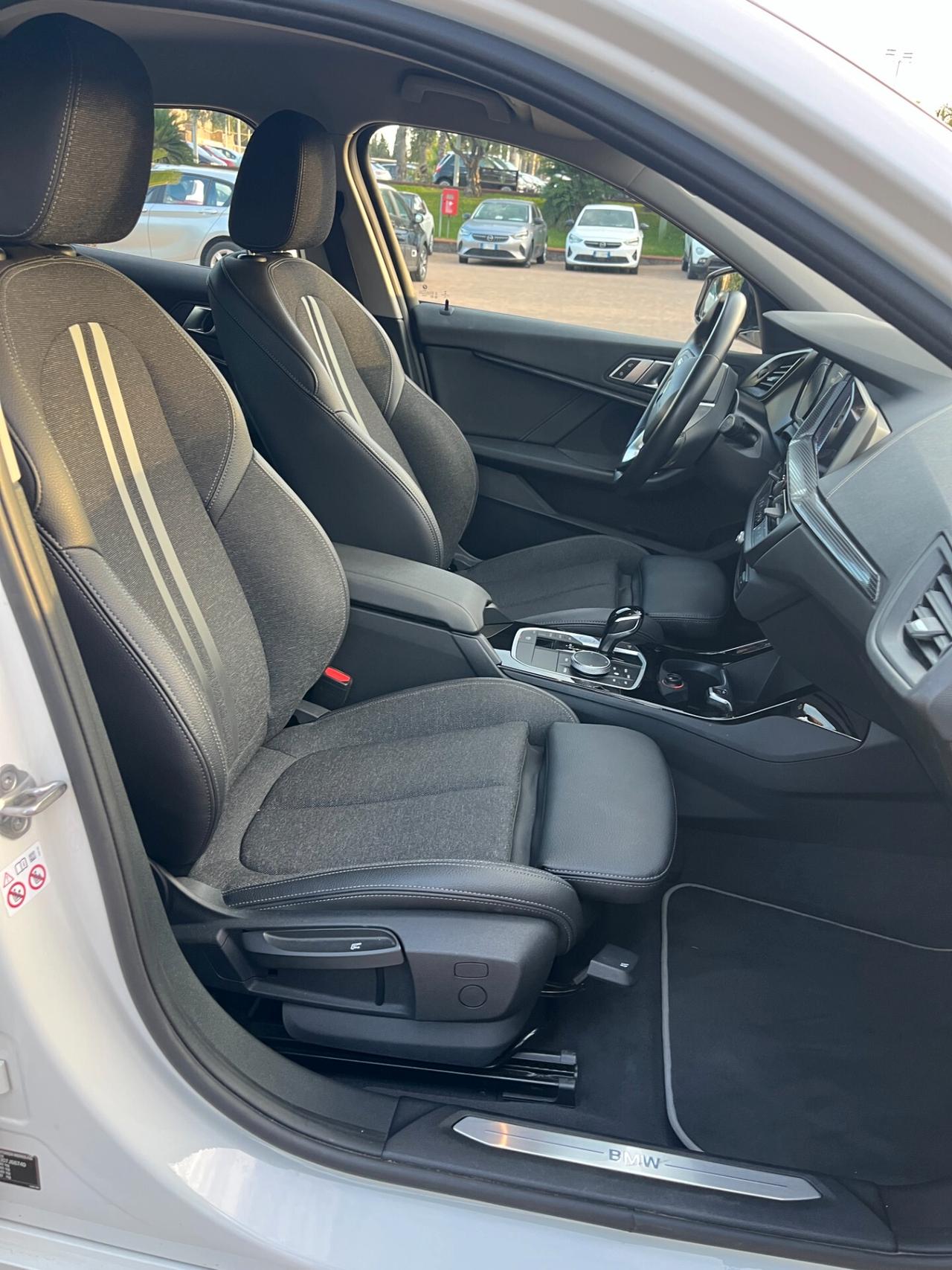 Bmw 116 116d 5p. Msport