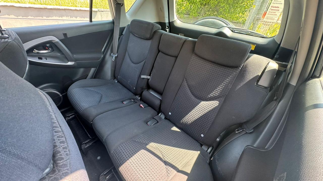Toyota RAV 4 RAV4 2.2 D-4D 136 CV Sol